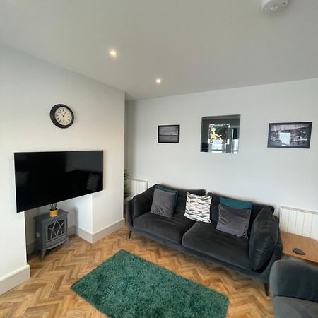 Superb 2 Bedroom Sea View Flat Scarborough Exterior foto