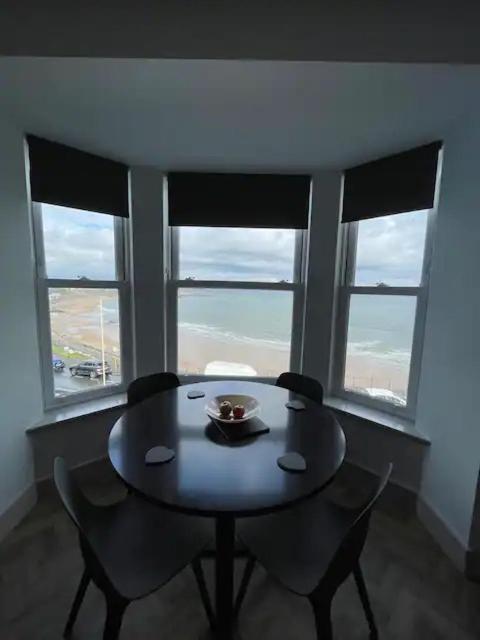 Superb 2 Bedroom Sea View Flat Scarborough Exterior foto