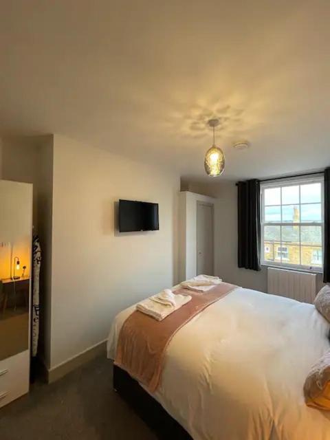 Superb 2 Bedroom Sea View Flat Scarborough Exterior foto